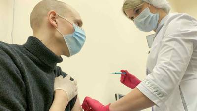 ВОЗ заявила, что польза вакцины от коронавируса AstraZeneca перевешивает все риски - live24.ru