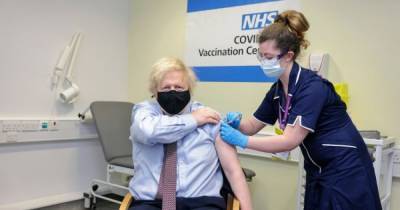 Британский премьер вакцинировался препаратом AstraZeneca - dsnews.ua - Англия