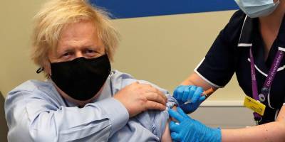Борис Джонсон - Джонсон вакцинировался от коронавируса препаратом AstraZeneca — фото - nv.ua - Англия