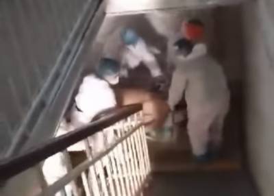 "Удобства" украинской больницы показали на видео, изнеможенные врачи падают с ног: "Я не могу!" - politeka.net