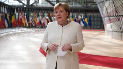 Ангела Меркель - Меркель: Пандемия коронавируса показала опасность вмешательства человека в природу - mir24.tv