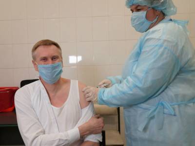 Андрей Виленский - Глава Нацслужбы здоровья получил прививку от COVID-19 неиспользованной дозой вакцины - gordonua.com - Украина - Киев