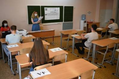 В Минпросвещения подготовили проект расписания выпускных экзаменов в школах - aif.ru - Россия