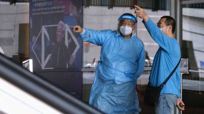 За сутки в КНР выявлено 12 новых случаев коронавируса - russian.rt.com - Китай