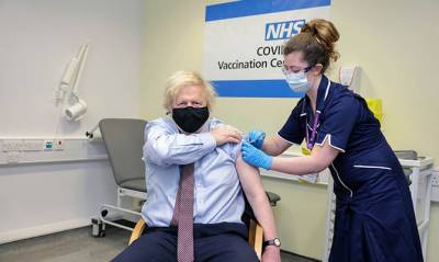 Мэтт Хэнкок - В Великобритании сделали прививки от COVID-19 половине взрослого населения - capital.ua - Англия