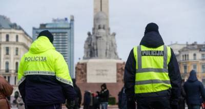 Рига восстала против ограничений: люди вышли на протест - lv.sputniknews.ru - Латвия - Рига