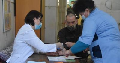 Стартовала вакцинация от COVID-19 украинских военных за пределами ООС - dsnews.ua