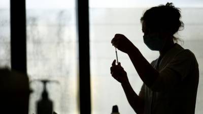 Жан Кастекс - Во Франции первую дозу вакцины от COVID-19 получили более 6 млн человек - russian.rt.com - Франция - Англия