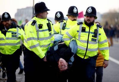 В Лондоне на митинге против карантина задержаны более 30 человек - news-front.info - Лондон