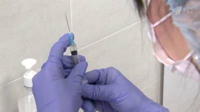 В России идет второй этап прививочной кампании от коронавируса - 1tv.ru - Россия