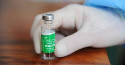 В Гане медработники воровали вакцину от COVID-19 и продавали своим пациентам - tsn.ua - Англия - Гана
