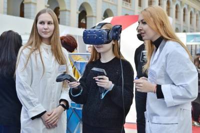 Выставка «Образование и карьера» помогла школьникам выбрать университет мечты - vm.ru