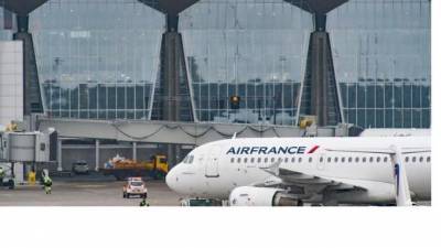 Авиакомпания Air France возобновила рейсы из Петербурга в Париж - piter.tv - Санкт-Петербург - Франция - Париж