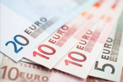 Доллар дорожает в паре с евро, дешевеет к иене - smartmoney.one