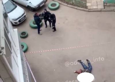 В Одессе мужчина свел счеты с жизнью: роковой прыжок попал на видео - odessa.politeka.net - Украина - Одесса