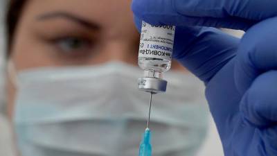 Дистанционных работников предложили освободить от вакцинации в пандемию - iz.ru - Россия - Израиль