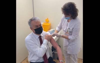 Гитанас Науседа - Президент Литвы сделал прививку вакциной AstraZeneca - korrespondent.net - Англия - Литва - Президент