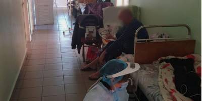 В больницах Николаева больных COVID-19 размещают в коридорах, власти утверждают, что ситуация серьезная, но не критическая - nv.ua - Николаев