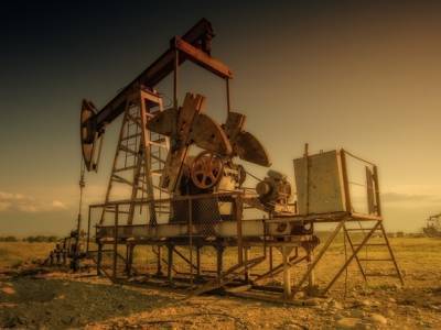 Артем Тузов - Аналитик: Нефть корректируется, но возможен резкий отскок - rosbalt.ru