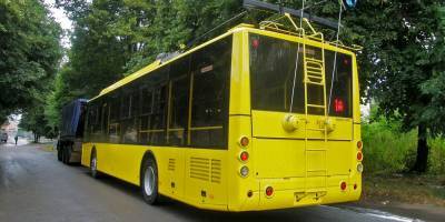 В Луцке запустили первый в Украине антиковидный троллейбус (фото) - sharij.net - Луцк