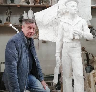 На память – Ульяновску. Известный скульптор Олег Клюев отмечает 60-летие - ulpravda.ru - Ульяновск