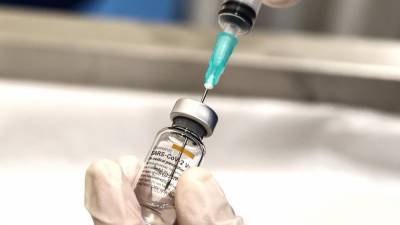 Производителей вакцины от COVID-19 освободили от ответственности: что делать украинцам - 24tv.ua