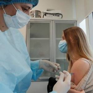 Прививку от коронавируса сделали почти 122 тысячи украинцев - reporter-ua.com