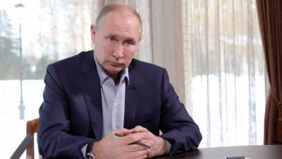 Дмитрий Песков - Путин - Дмитрий Песков рассказал, что Путину не нравится вакцинация "под камерами" - newinform.com - Россия