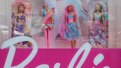 «Модная битва»: в США выйдет телешоу о создании одежды для Барби - russian.rt.com