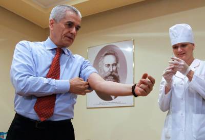Геннадий Онищенко - Онищенко предложил способ повысить интерес к вакцинации - tvc.ru