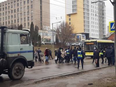 Во Львове медики поликлиники протестуют против временного госпиталя для больных COVID-19 - 24tv.ua - Львов