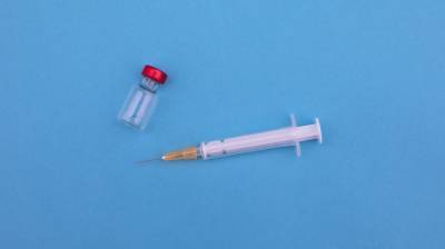 США: AstraZeneca могла включить устаревшие данные в отчет об испытаниях вакцины - usa.one