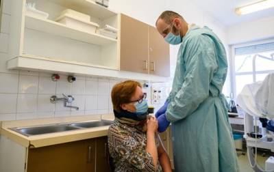На вакцинацию записались 300 тысяч украинцев - korrespondent.net - Украина