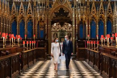 принц Уильям - Кейт Миддлтон - Кейт Миддлтон покорила безупречным образом в молочном пальто: фото - 24tv.ua
