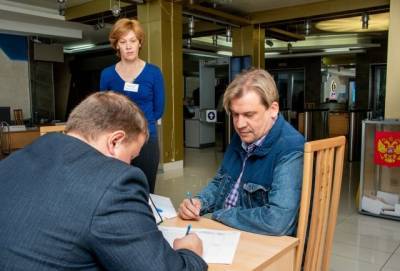 Виктор Потуремский - Эксперты заявили, что 54% россиян допускают голосование за ЕР - gazeta.a42.ru - Россия