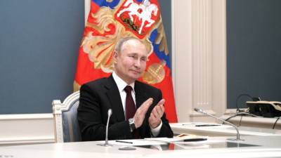 Путин - Гинцбург прокомментировал вакцинацию Путина от коронавируса - newinform.com - Россия