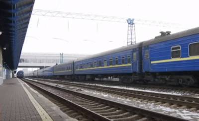 Як на ЧАЕС - люди в спецкостюмах, все оброблюють розчином: відео з залізничного вокзалу налякало українців - ukrainianwall.com - Украина