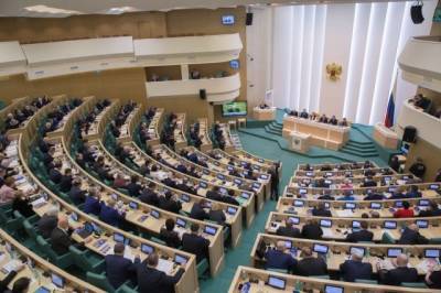 Николай Журавлев - В Совфеде заявили, что расходы на пандемию не несут рисков для бюджета - aif.ru - Россия