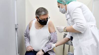 Евгений Стружак - Соцработники начали информировать жителей старше 60 лет о вакцинации от COVID-19 - m24.ru - Москва