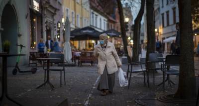 Не все пенсионеры получат свои 200 евро: как избежать удержания пособия за долги - lv.sputniknews.ru - Латвия - Рига