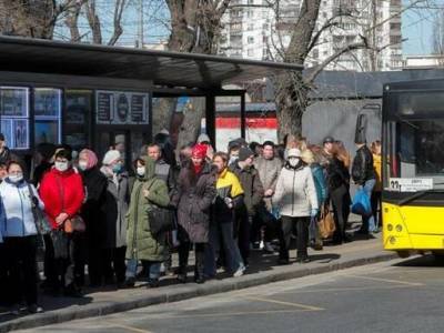 Олег Рубан - В Киеве хотят проводить рейды по маршруткам. Жители столицы блокируют общественный транспорт, проезжающий мимо - gordonua.com - Киев