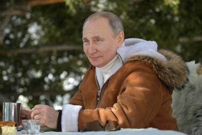 Владимир Путин - Дмитрий Песков - Песков рассказал, когда Путин вернется к обычному графику работы - vm.ru - Россия