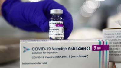 Еще один человек скончался на Украине после прививки вакциной AstraZeneca - iz.ru - Англия - Израиль - Черновцы