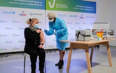 Максим Степанов - МОЗ подсчитал, на сколько отстает с вакцинацией - korrespondent.net - Украина
