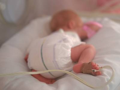 Челябинские врачи спасли младенца с врожденным менингитом - u24.ru - Челябинск