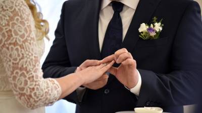 В Москве зарегистрировали 8,5 тысячи браков с иностранцами в 2020 году - russian.rt.com - Москва