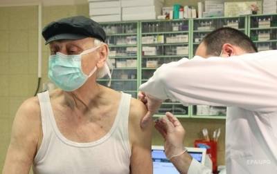 Максим Степанов - В Киеве начали вакцинировать людей старше 80 лет - korrespondent.net - Киев