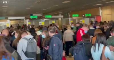 В Харькове туристов из Египта не выпускают из аэропорта из-за новых правил (видео) - focus.ua - Египет - Харьков