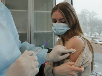 Меньше всего украинцы доверяют вакцинам от COVID-19, которые произведены в России – опрос - gordonua.com - Россия - Украина - Англия - Евросоюз