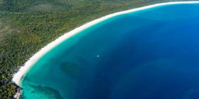 Ласковый песок, солнце и голубая вода. TripAdvisor назвал лучшие пляжи мира 2021 года - nv.ua